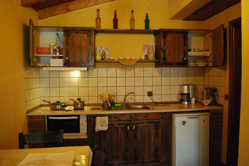 Hotel Tzivaeri Likodhrómion Esterno foto