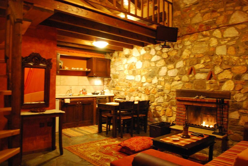 Hotel Tzivaeri Likodhrómion Esterno foto