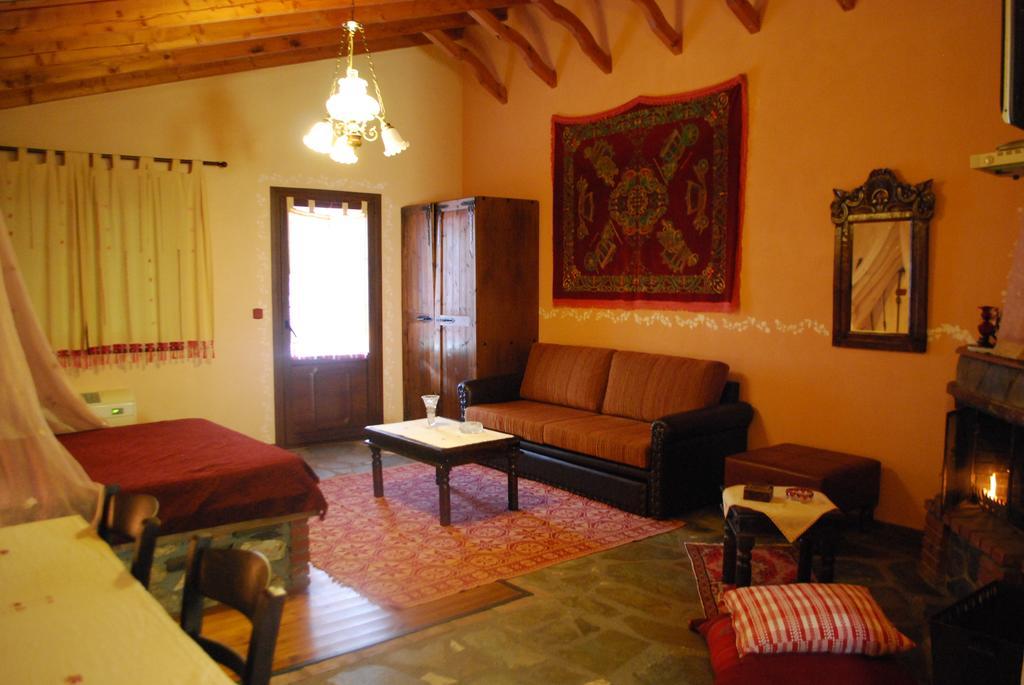 Hotel Tzivaeri Likodhrómion Esterno foto