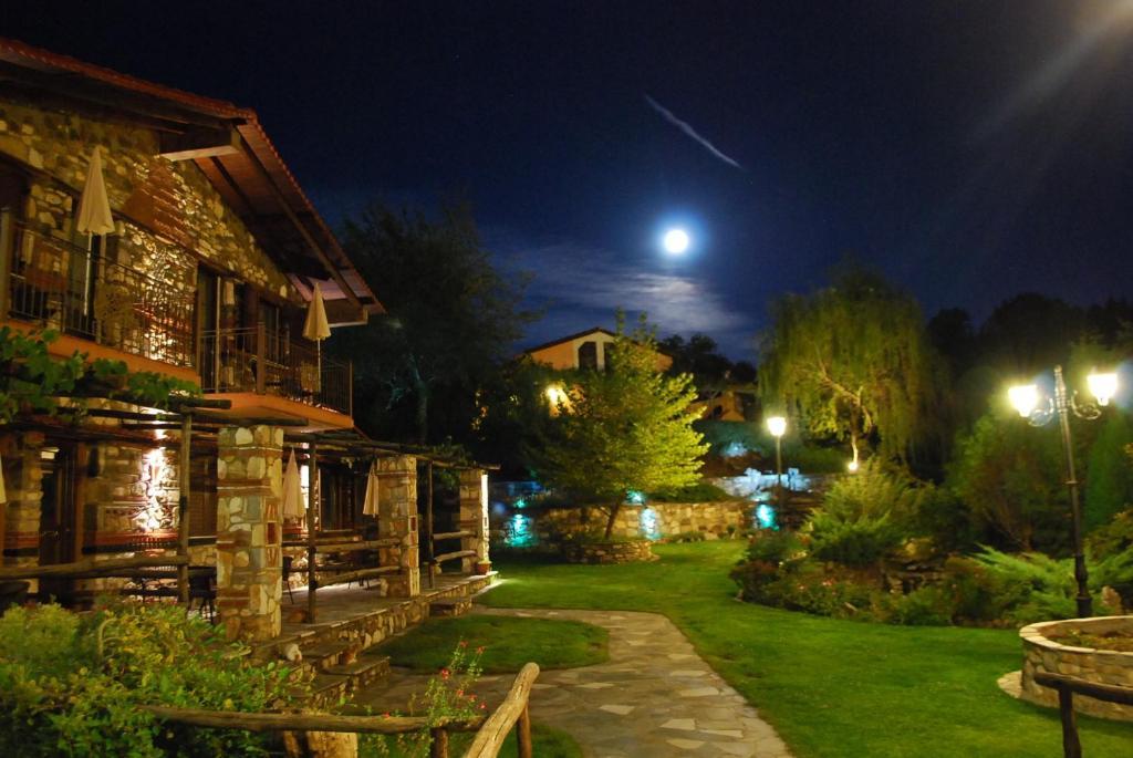 Hotel Tzivaeri Likodhrómion Esterno foto