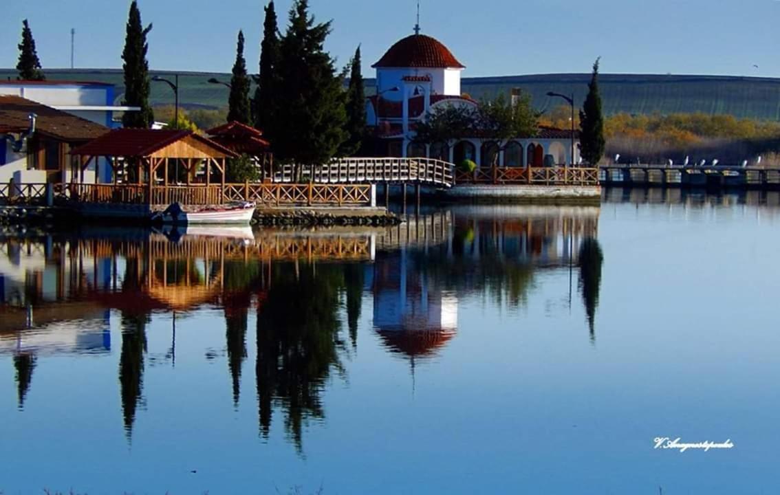 Hotel Tzivaeri Likodhrómion Esterno foto